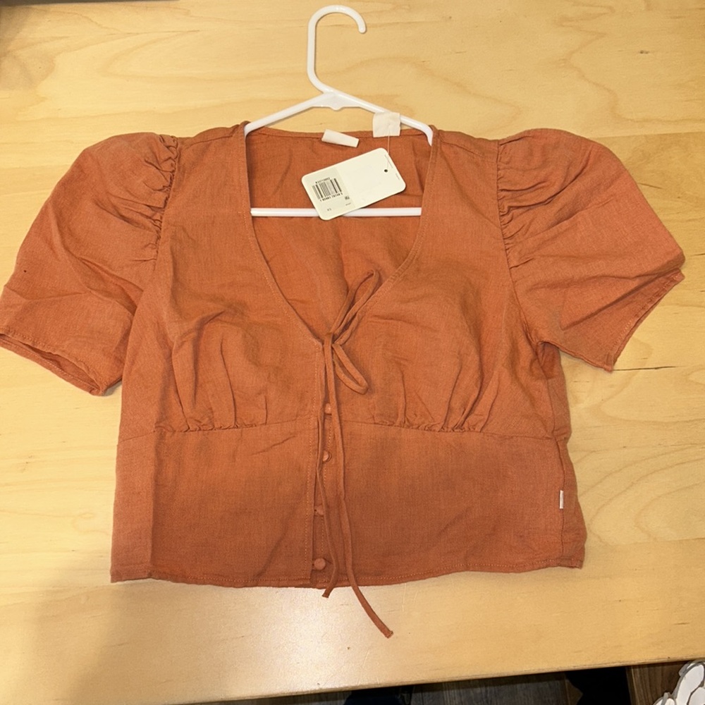 Levi’s Luisa Cropped Puff Sleeve - Picture 2 of 10